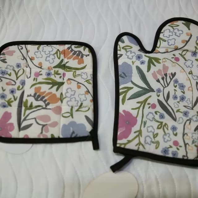 Kitchen gloves